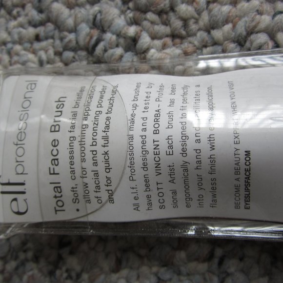 elf Total Face Brush - Picture 5 of 6